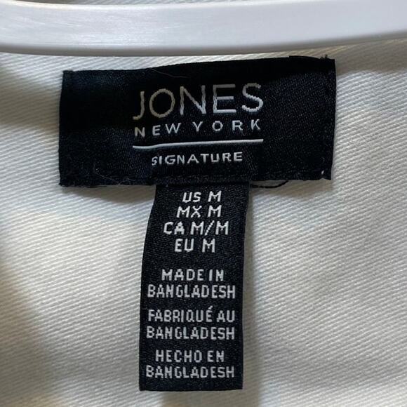 Jones NY Signature White Denim Jacket with 1 Flower on Front & 5 on Back Sz M - Picture 5 of 6